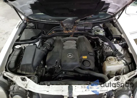 2002 Mercedes-Benz E 320 4Matic из США, поврежденный, VIN WDBJF82J02X065334